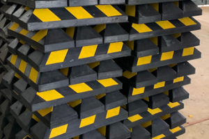 Chặn lùi xe cao su