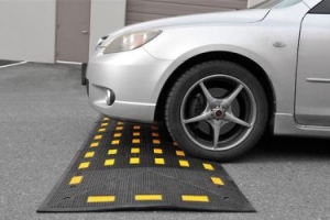 Gờ giảm tốc Nhật Tài